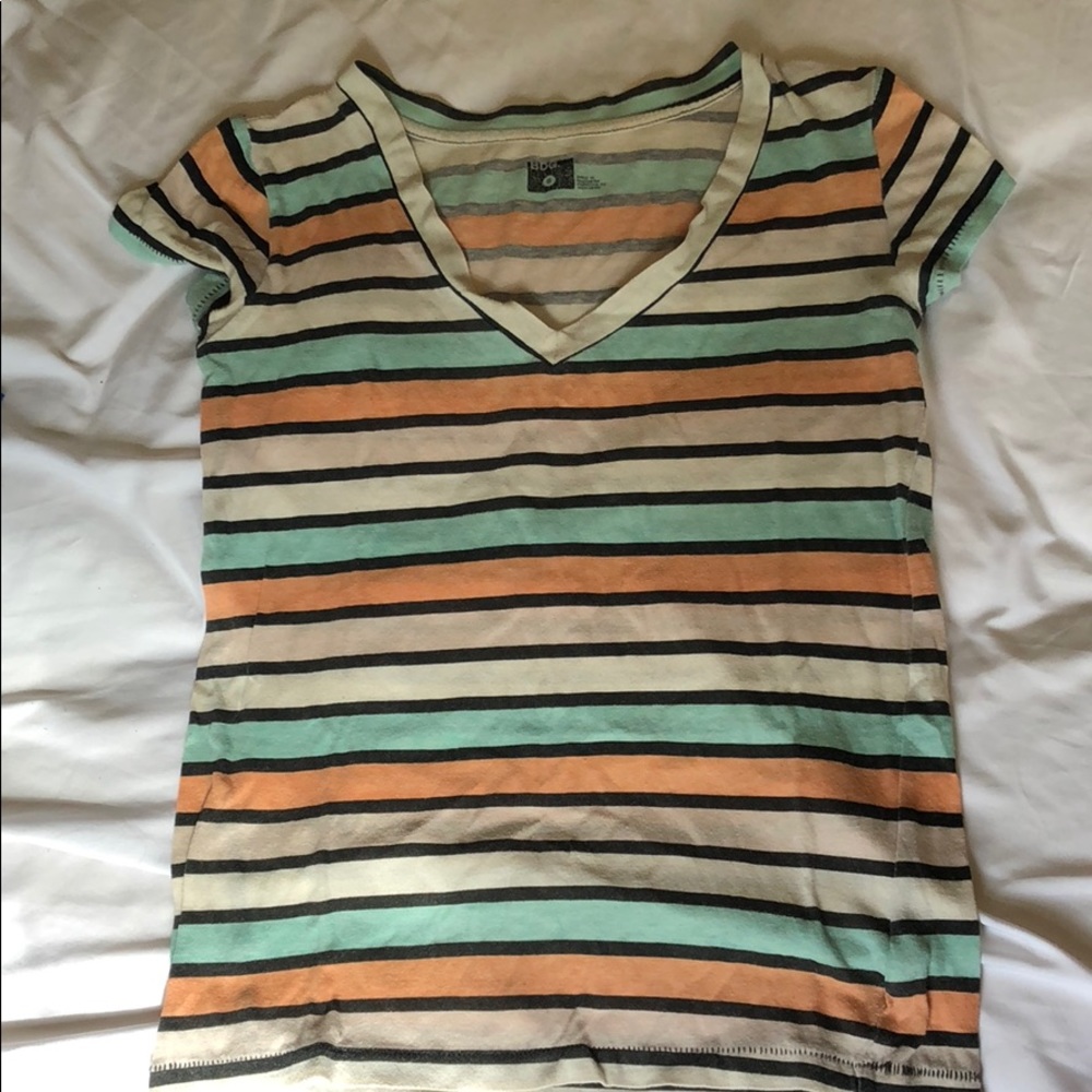 Tee shirt